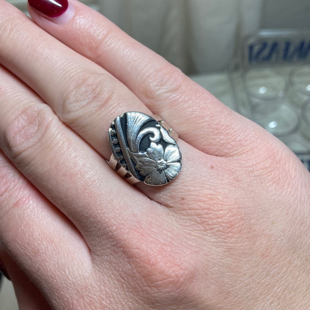 Montana Silversmiths paisley ring